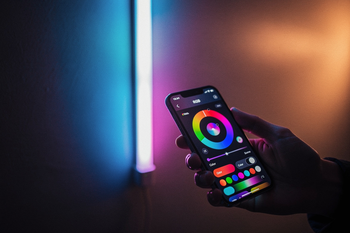 ELK-BLEDOM : bande LED ou caméra cachée ?